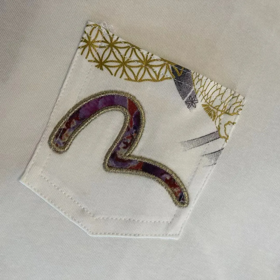 ， 25AW T 2EAHTM 2SP XXCTBLKX ， 。 ， ， 。 ， 。 White Size S M L XL XXL S 44 96 68 100-120 M 46 102 70 120-140 L 48 108 72 140-160 XL 50 116 74 160-180 XXL 52 122 76 180